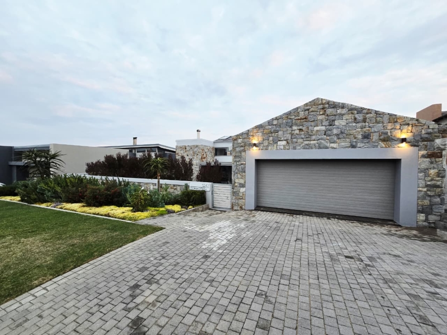4 Bedroom Property for Sale in Oubaai Western Cape